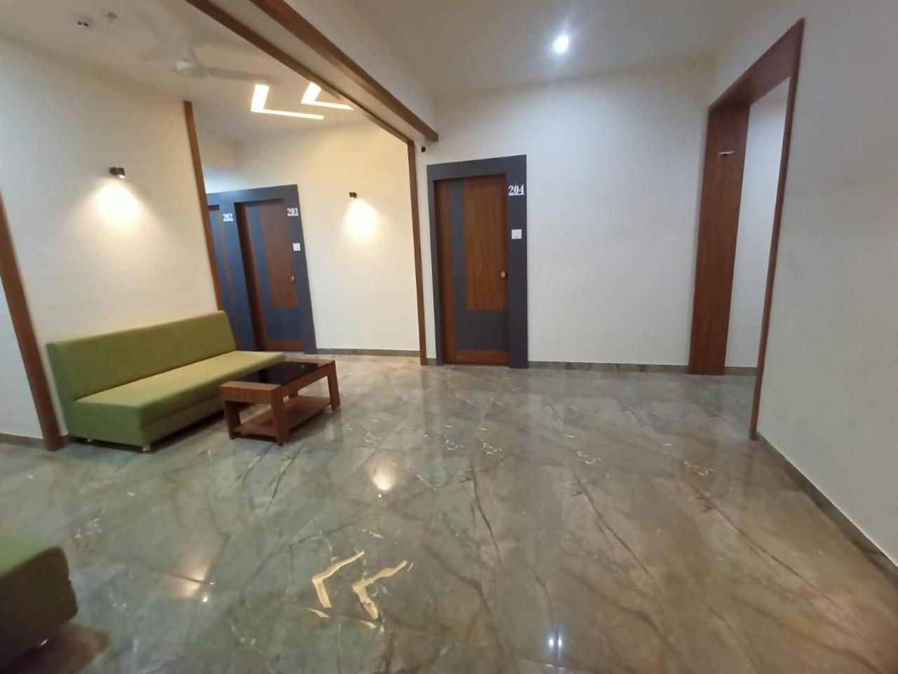 Hotel Crossview Palanpur Exterior photo